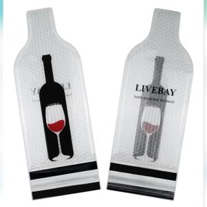 Black and White Travel Wine Bottle Protectors. Set of 2. NWT.